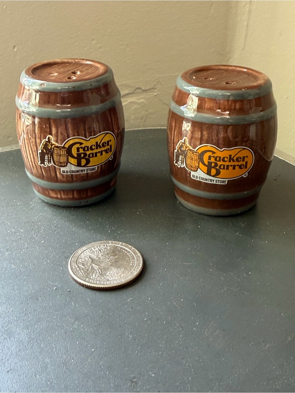 Cracker Barrel Mini salt and pepper shaker- barrels
